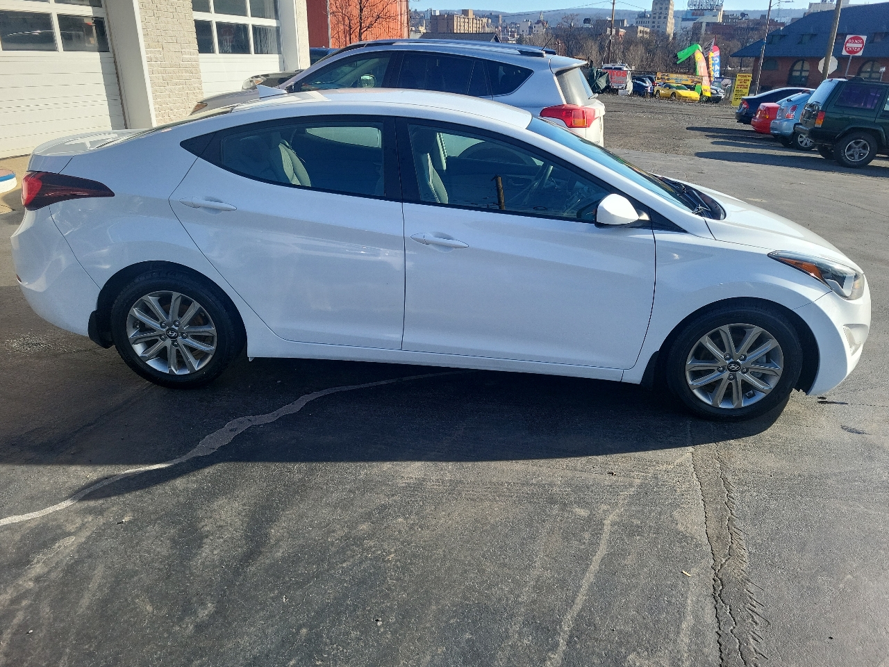 Hyundai ELANTRA GLS/SE/  2016