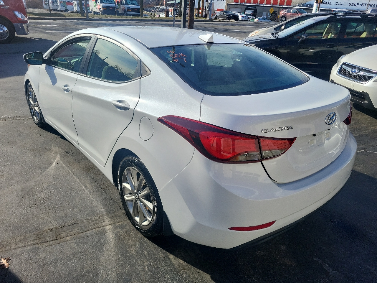 Hyundai ELANTRA GLS/SE/  2016