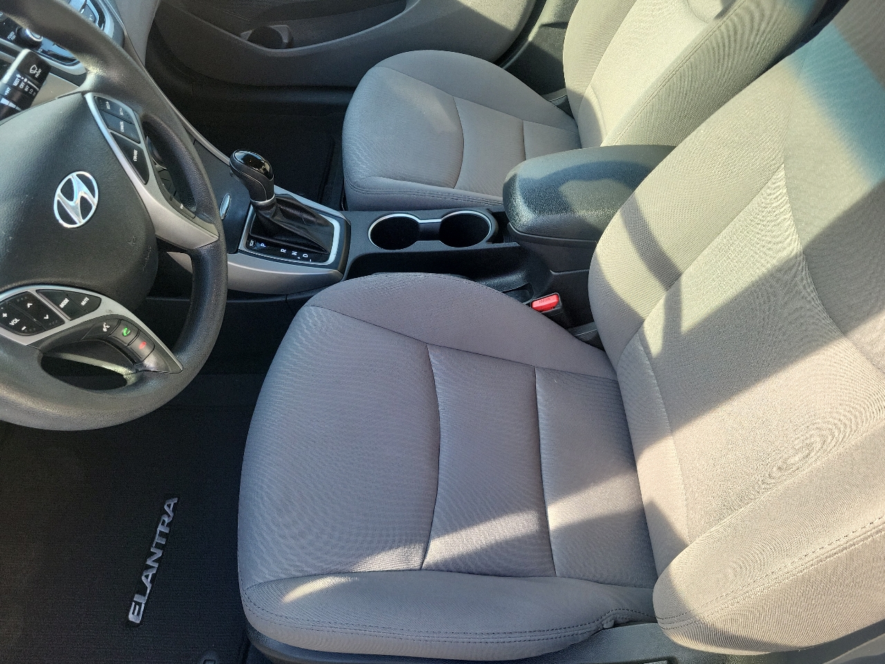 Hyundai ELANTRA GLS/SE/  2016