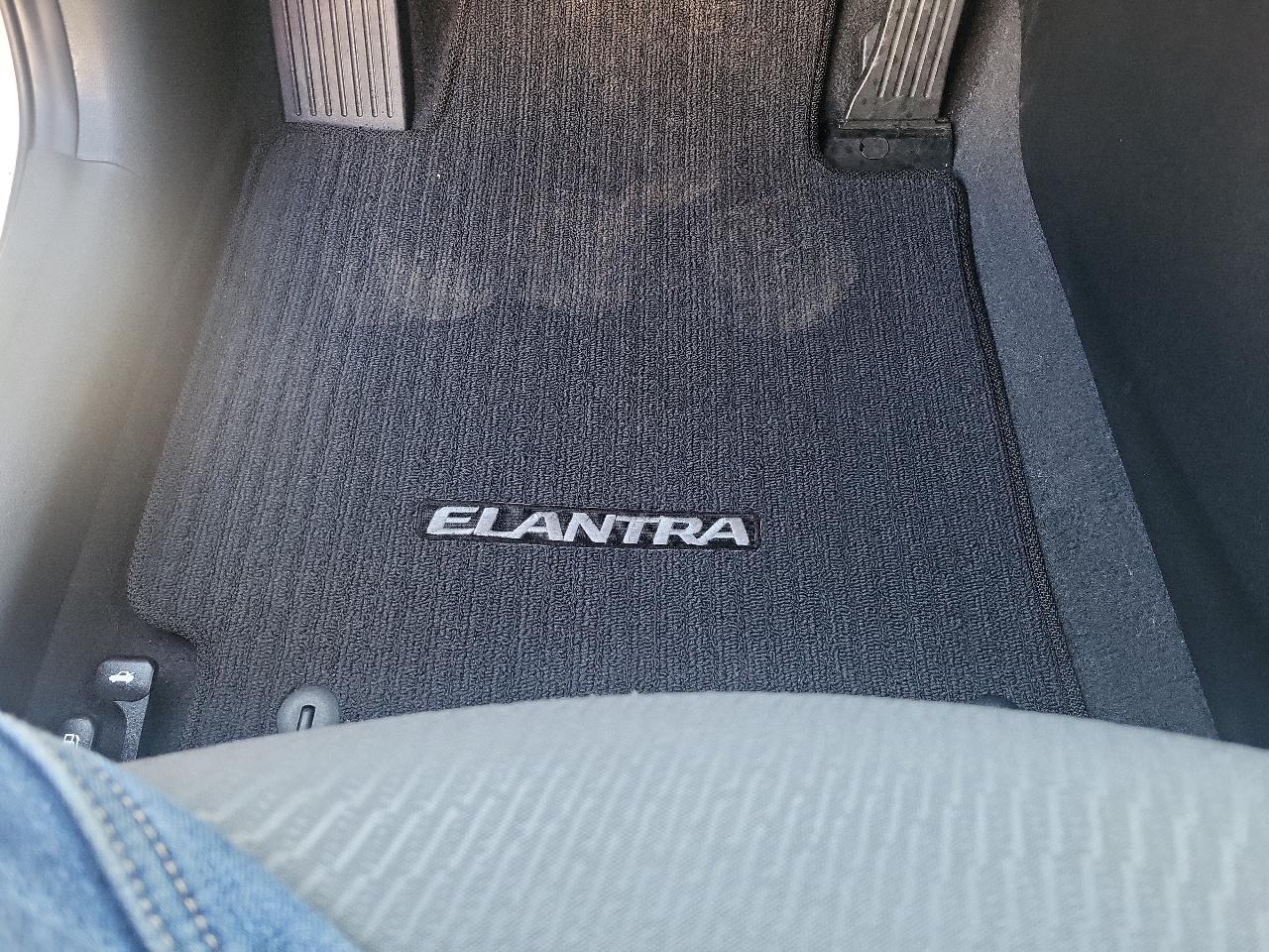 Hyundai ELANTRA GLS/SE/  2016