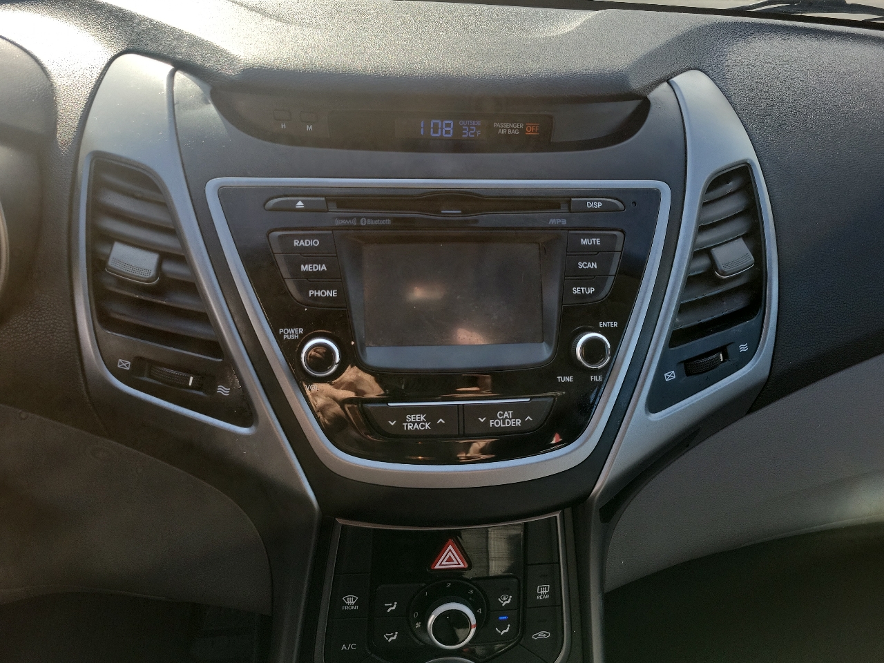 Hyundai ELANTRA GLS/SE/  2016