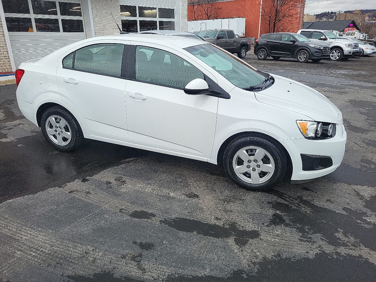 Chevrolet Sonic 4dr Sdn Auto LS 2013