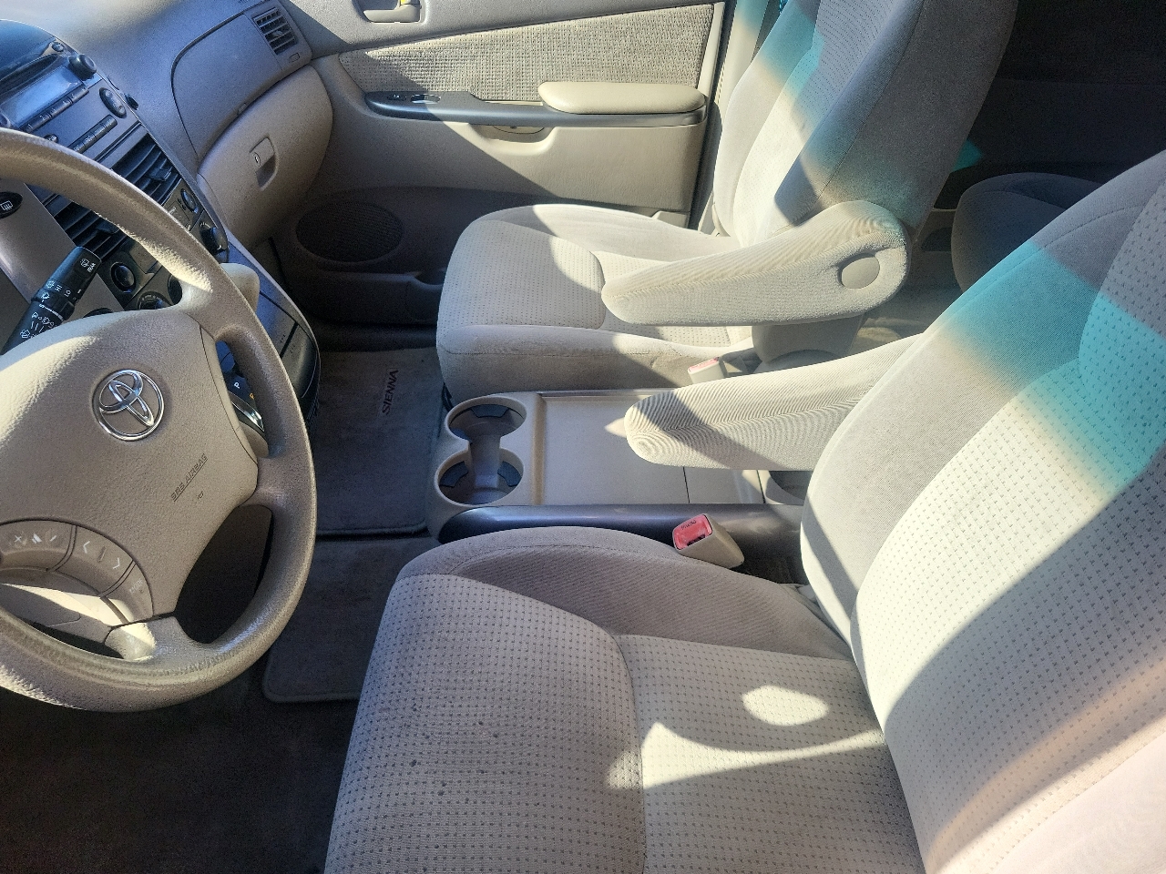 Toyota Sienna 5dr 7-Passenger Van CE FWD (Natl) 2007