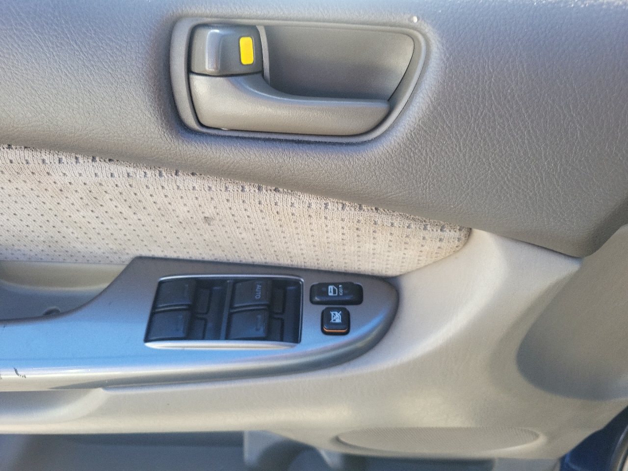 Toyota Sienna 5dr 7-Passenger Van CE FWD (Natl) 2007