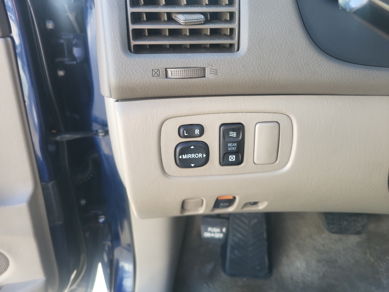 Toyota Sienna 5dr 7-Passenger Van CE FWD (Natl) 2007