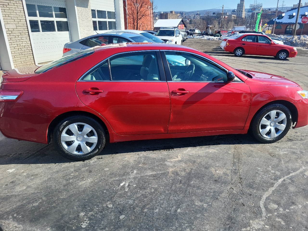 Toyota Camry 4dr Sdn I4 Man (Natl) 2010