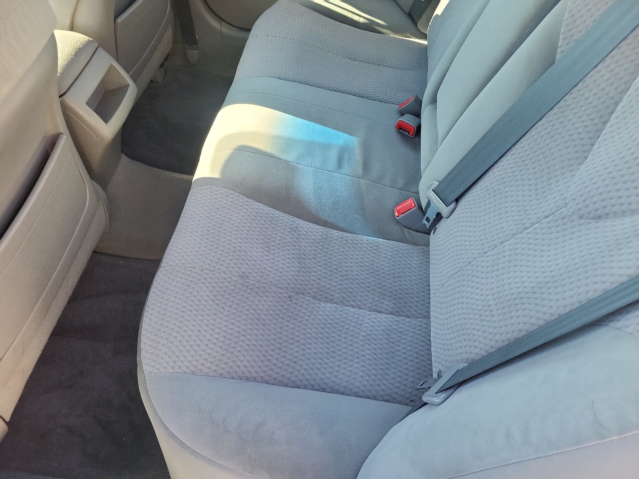 Toyota Camry 4dr Sdn I4 Man (Natl) 2010