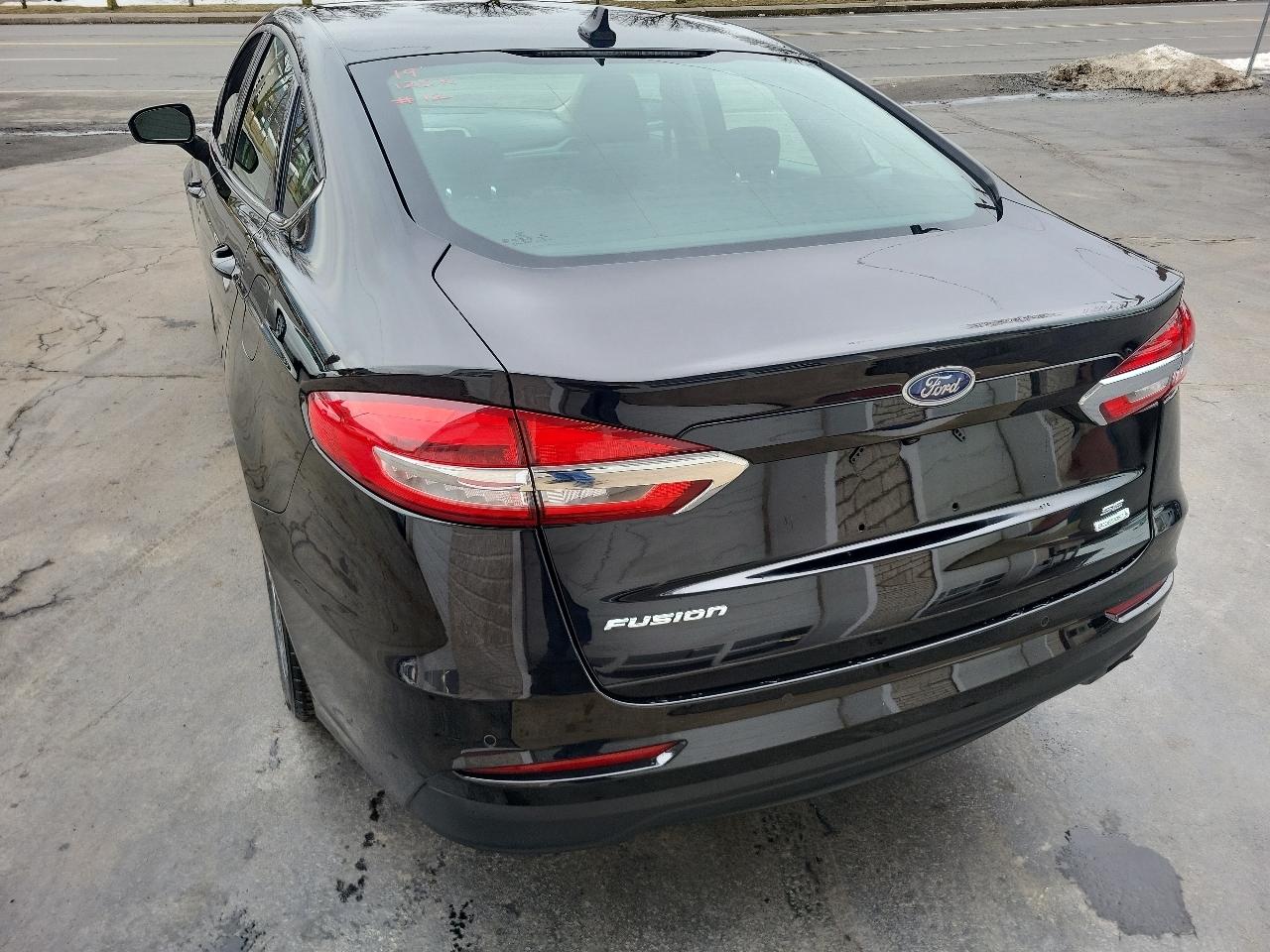 Ford Fusion SE FWD 2019