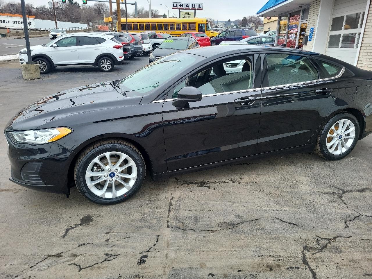 Ford Fusion SE FWD 2019