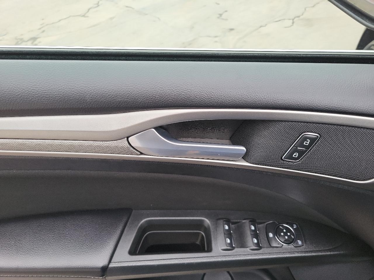 Ford Fusion SE FWD 2019