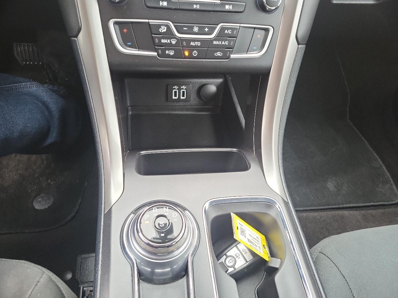 Ford Fusion SE FWD 2019