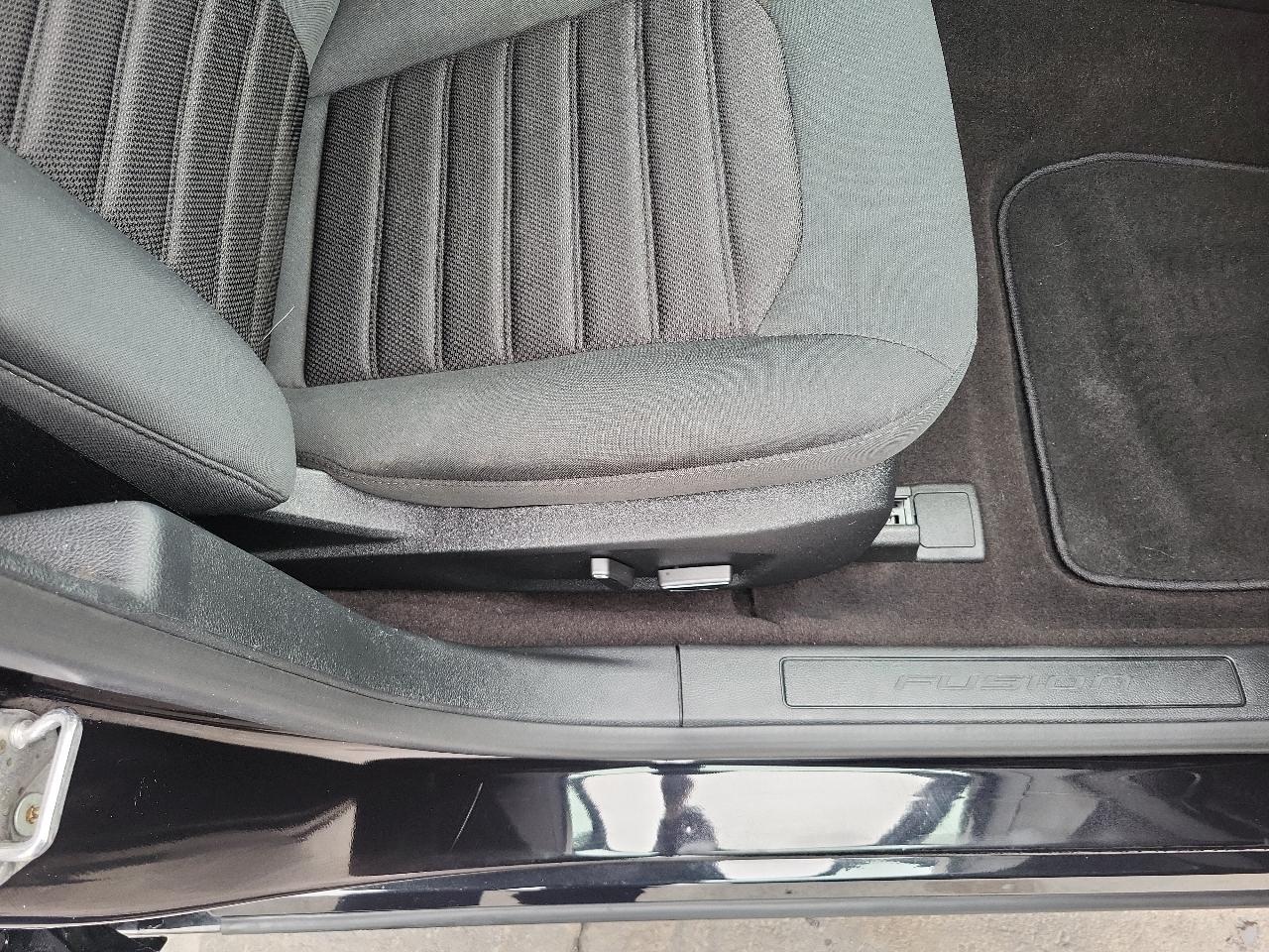 Ford Fusion SE FWD 2019