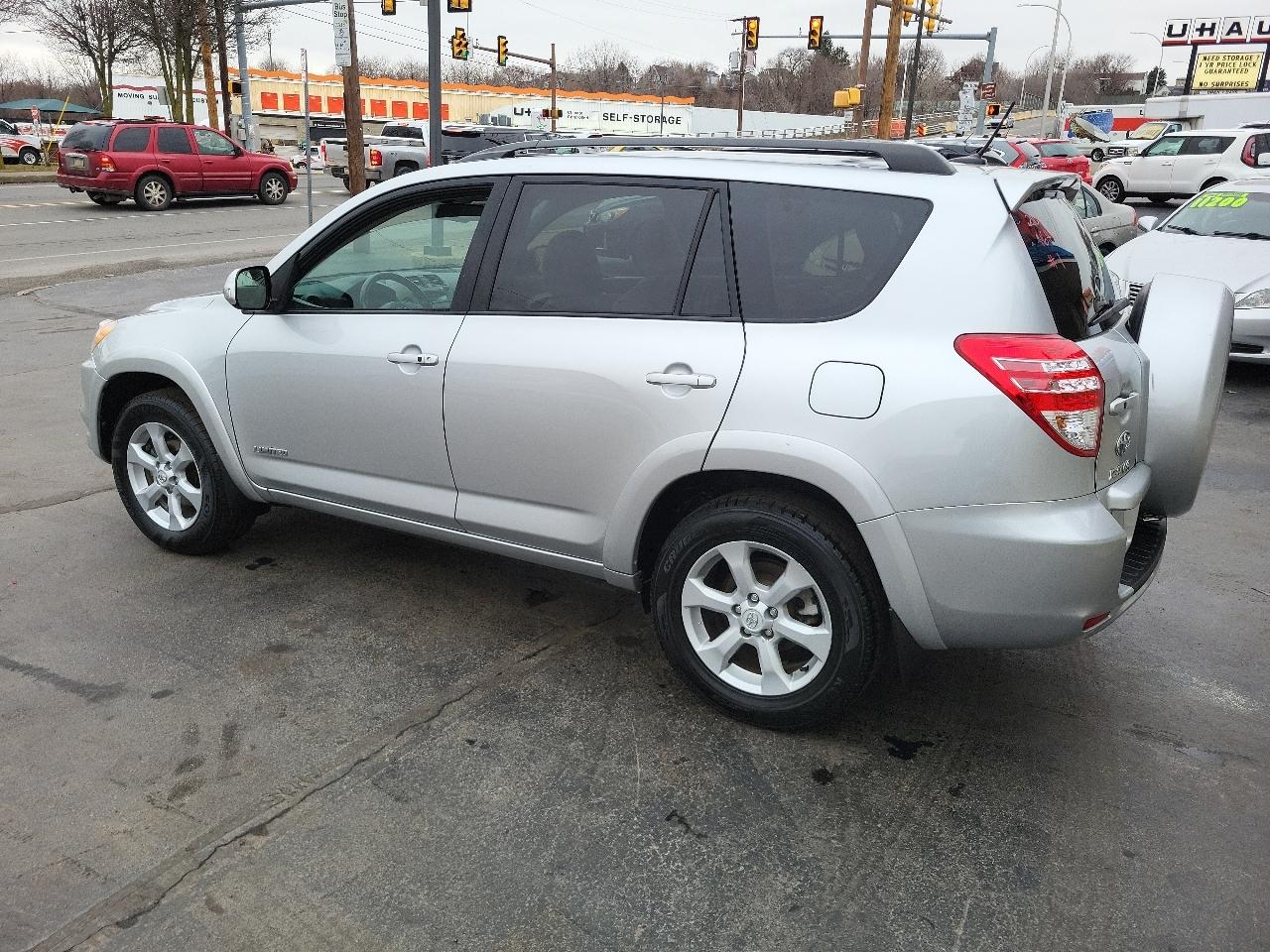 Toyota RAV4 4WD 4dr V6 5-Spd AT Ltd (Natl) 2011