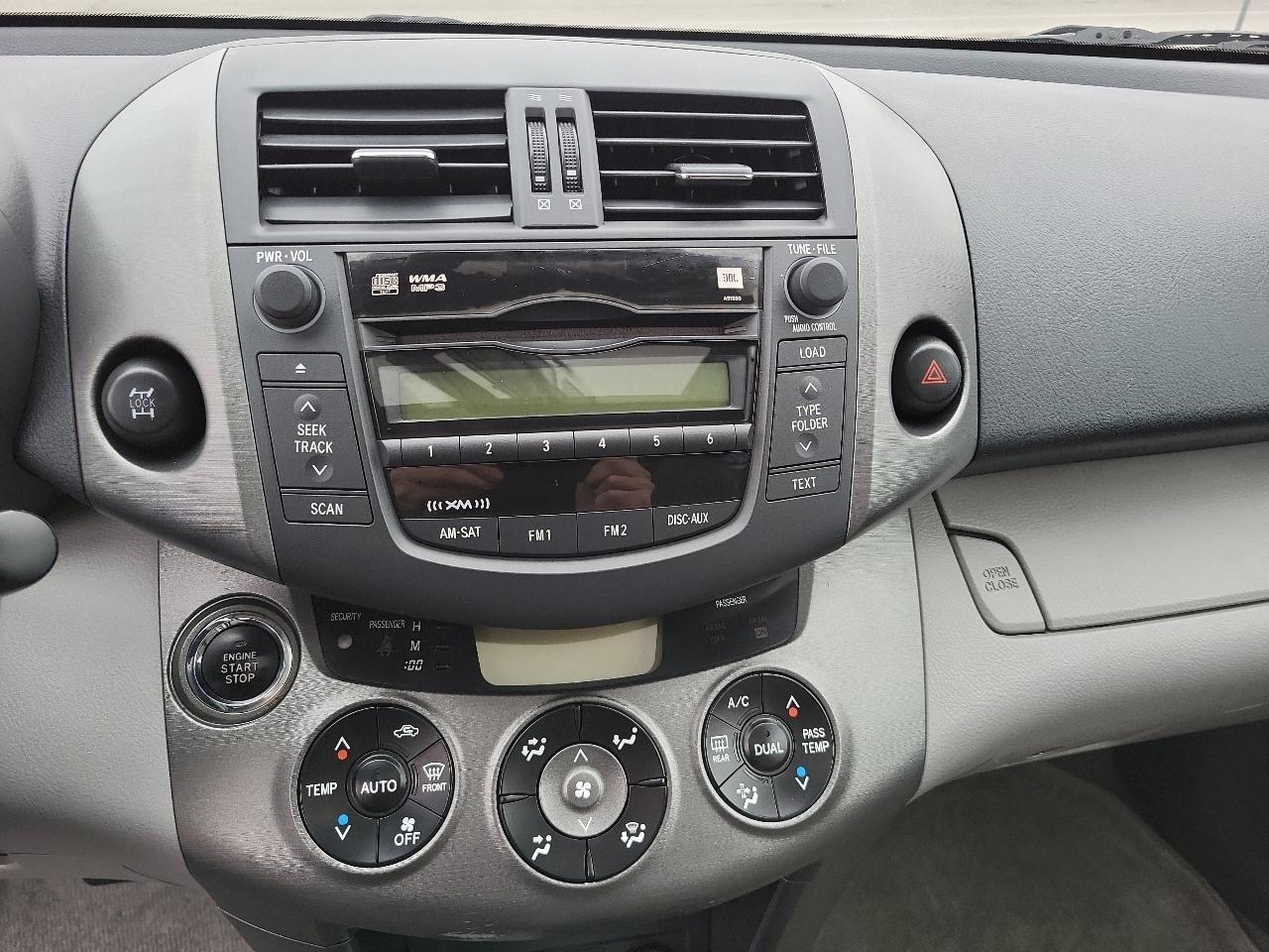 Toyota RAV4 4WD 4dr V6 5-Spd AT Ltd (Natl) 2011