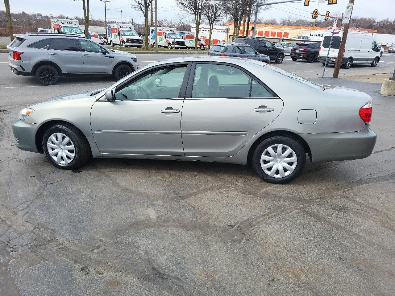 Toyota Camry 4dr Sdn XLE Auto (Natl) 2005