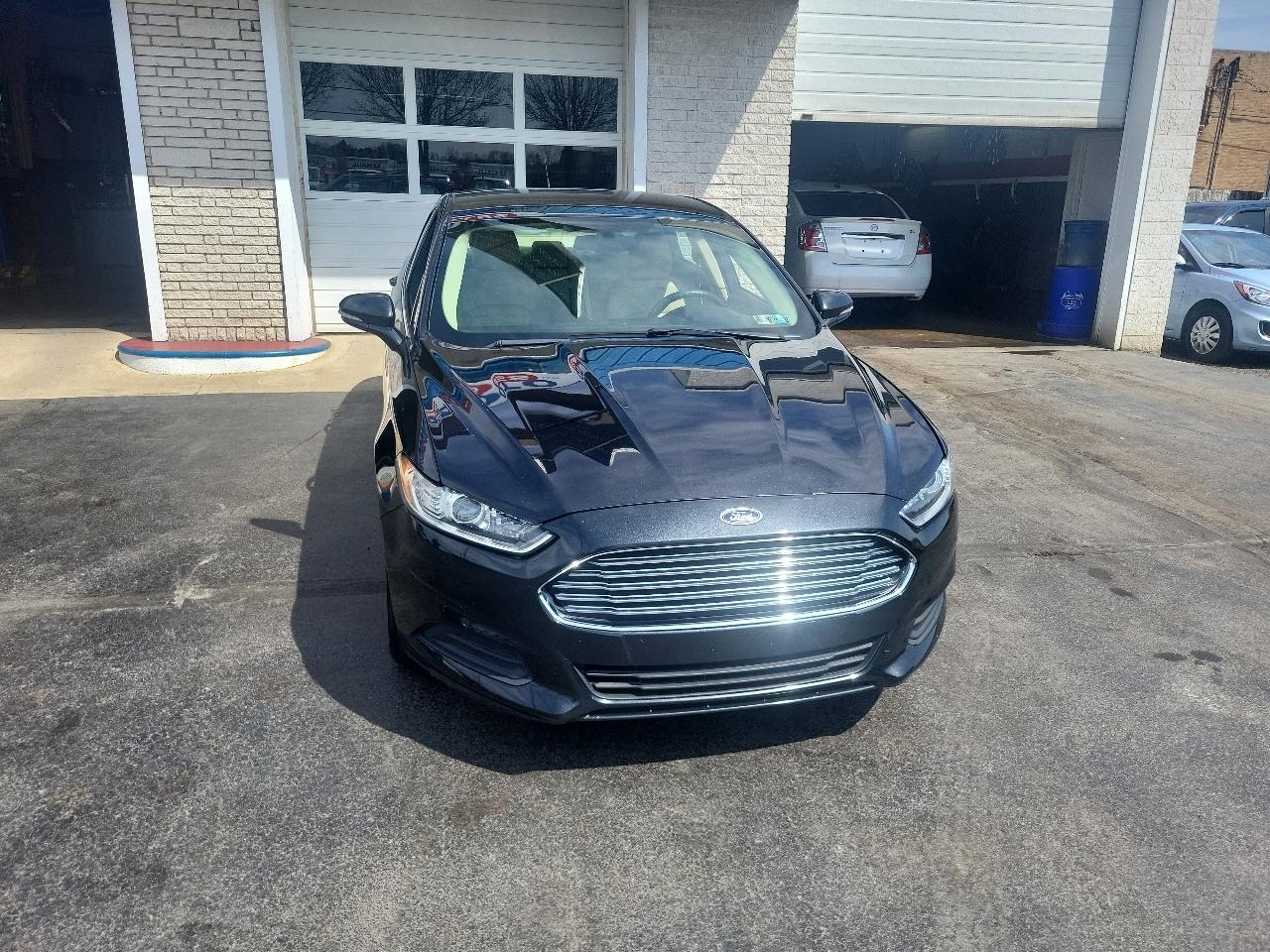 Ford Fusion 4dr Sdn SE FWD 2015