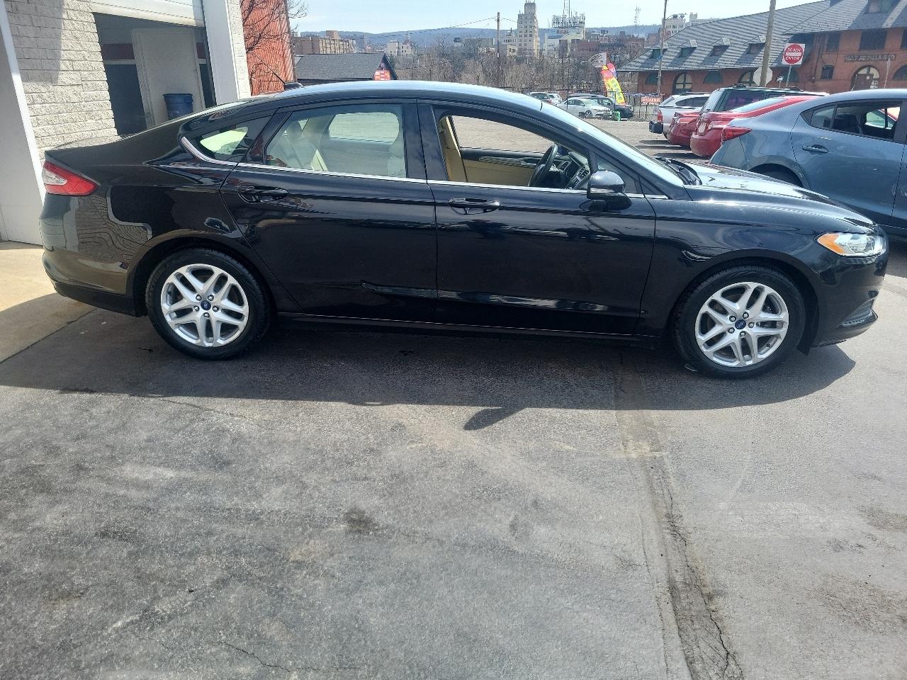 Ford Fusion 4dr Sdn SE FWD 2015