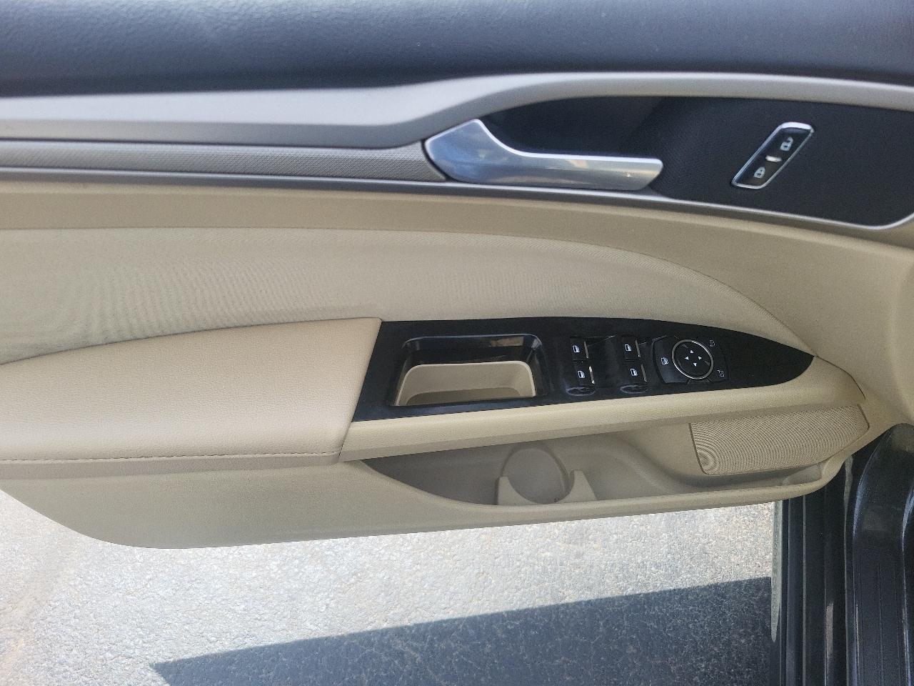 Ford Fusion 4dr Sdn SE FWD 2015