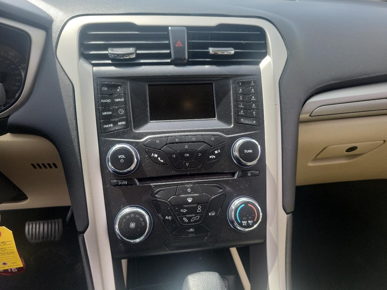 Ford Fusion 4dr Sdn SE FWD 2015