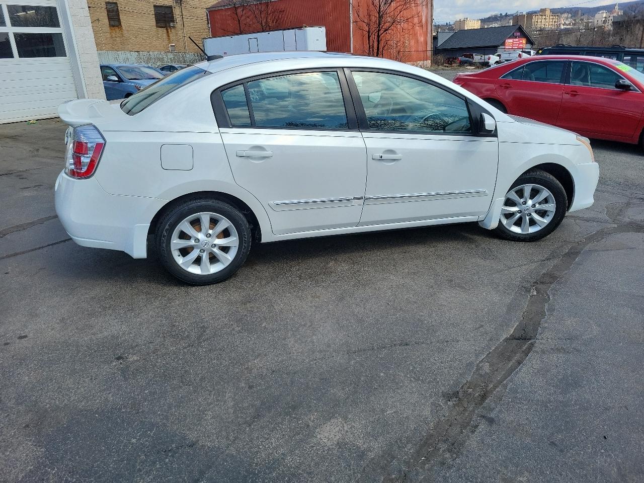 Nissan Sentra 4dr Sdn I4 CVT 2.0 SL 2012
