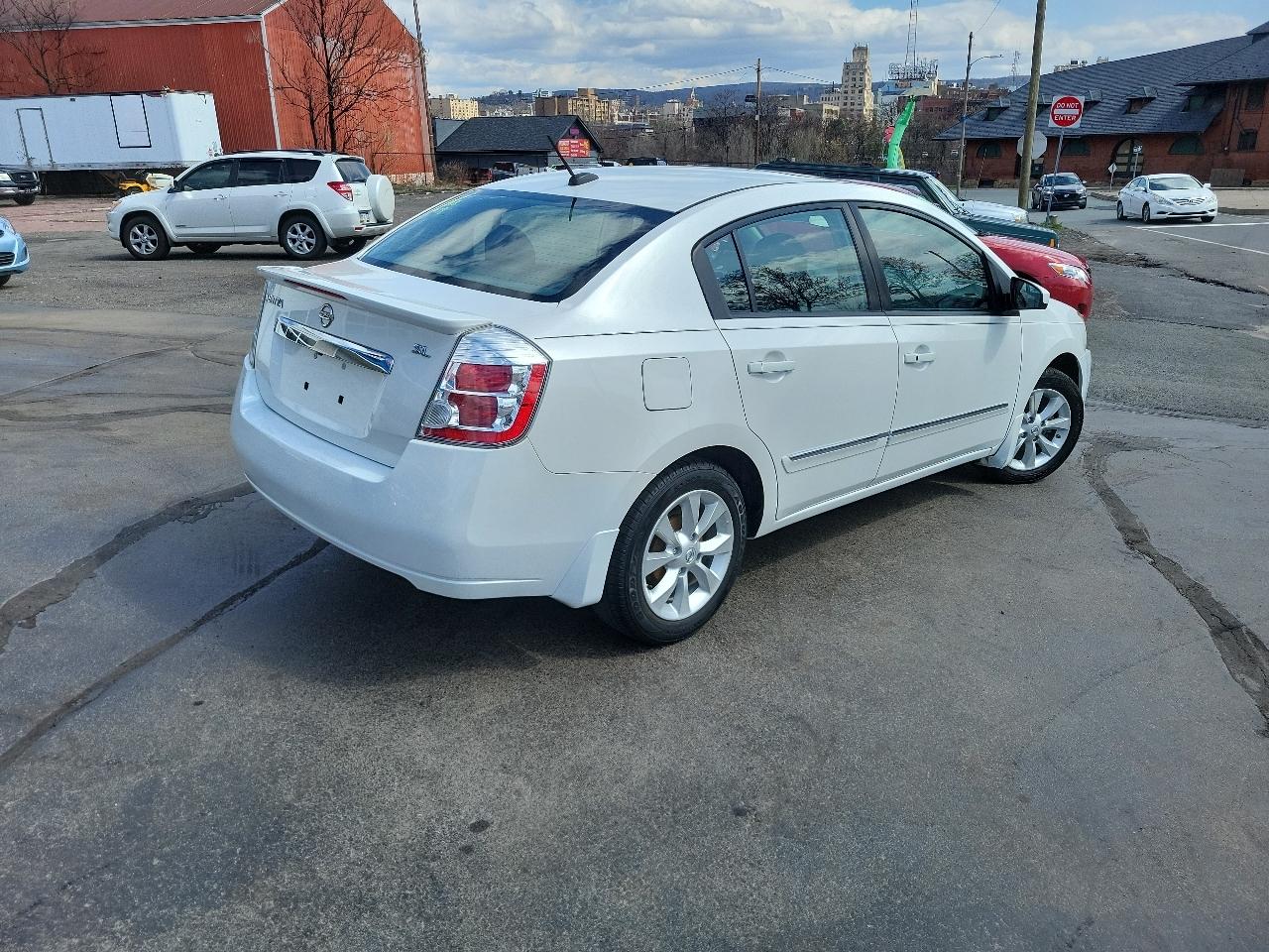 Nissan Sentra 4dr Sdn I4 CVT 2.0 SL 2012