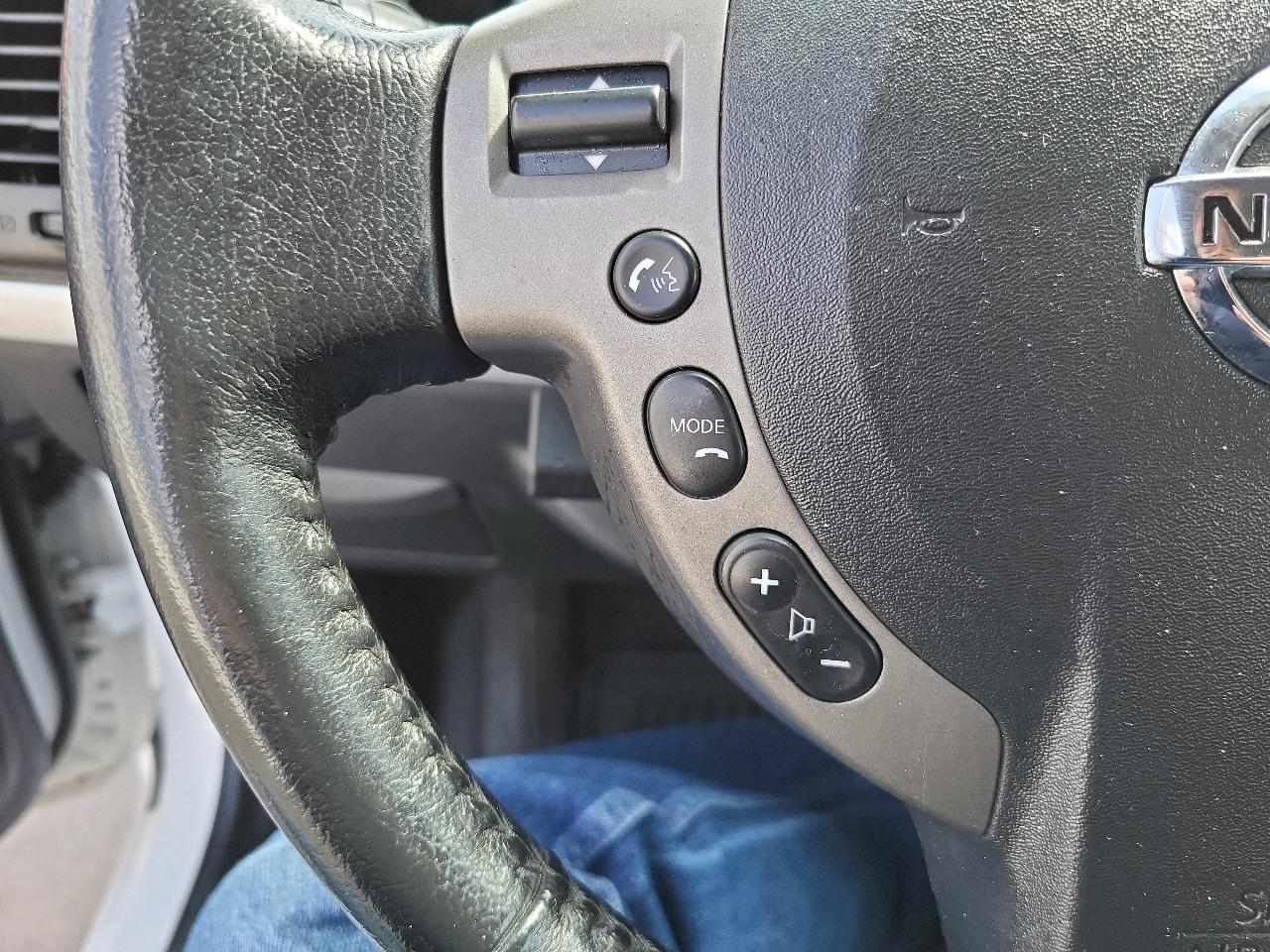 Nissan Sentra 4dr Sdn I4 CVT 2.0 SL 2012