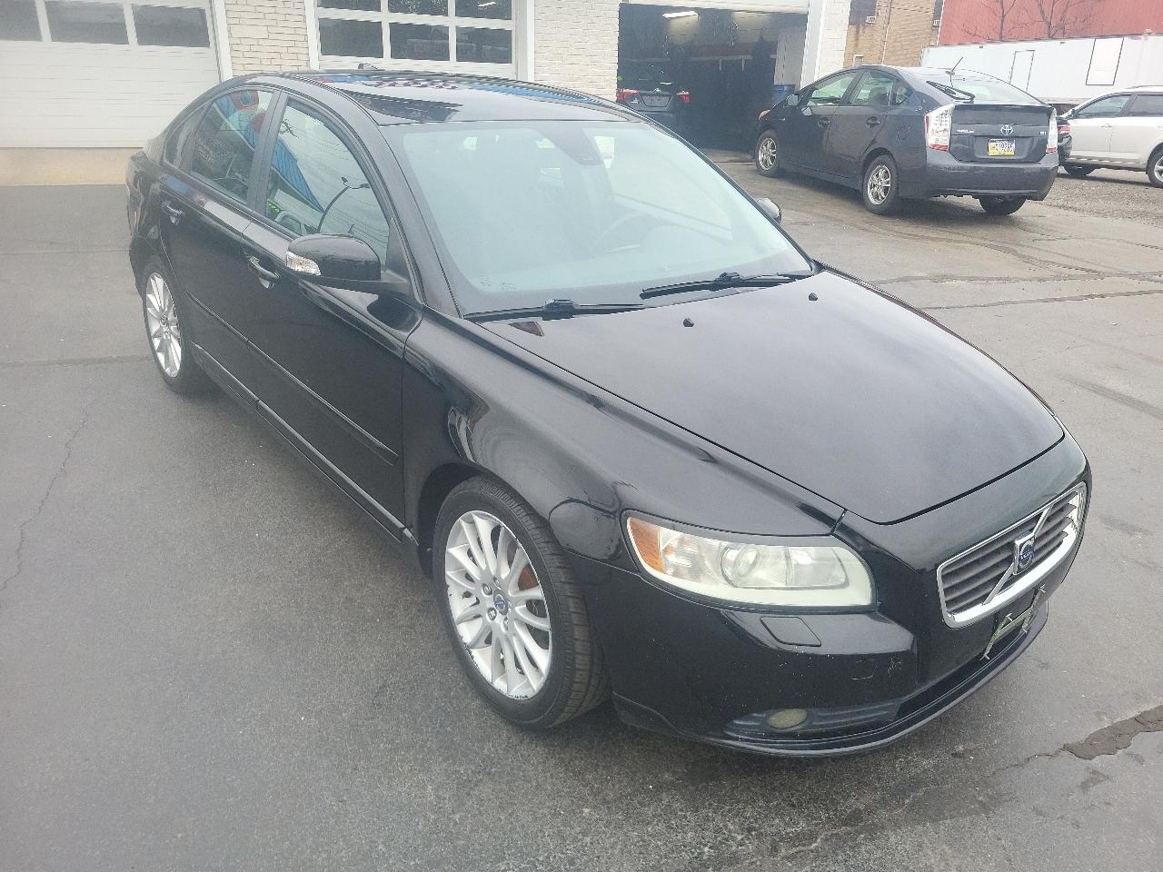 Volvo S40 4dr Sdn Auto FWD 2010