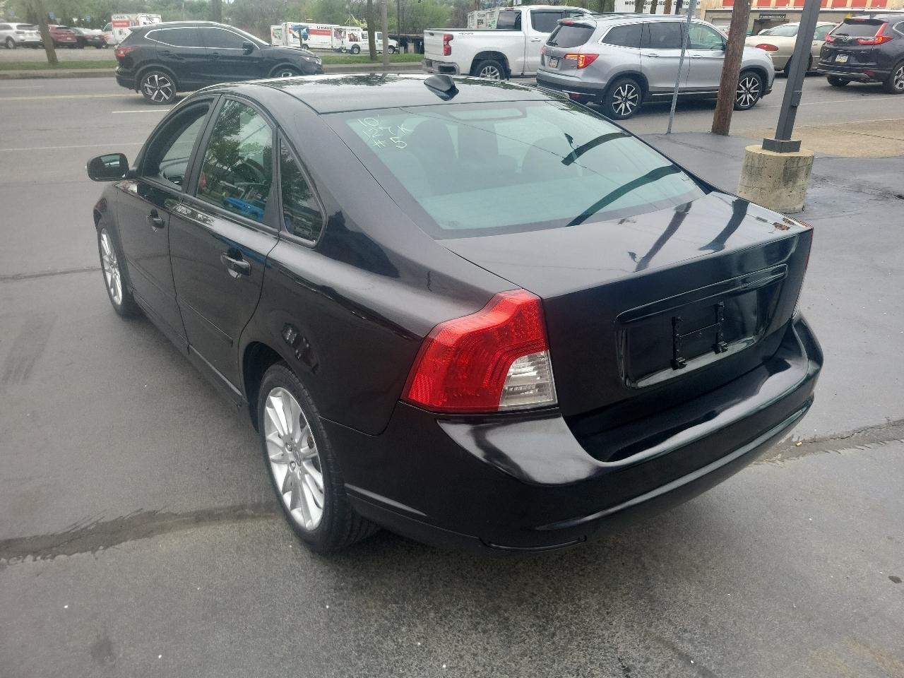 Volvo S40 4dr Sdn Auto FWD 2010