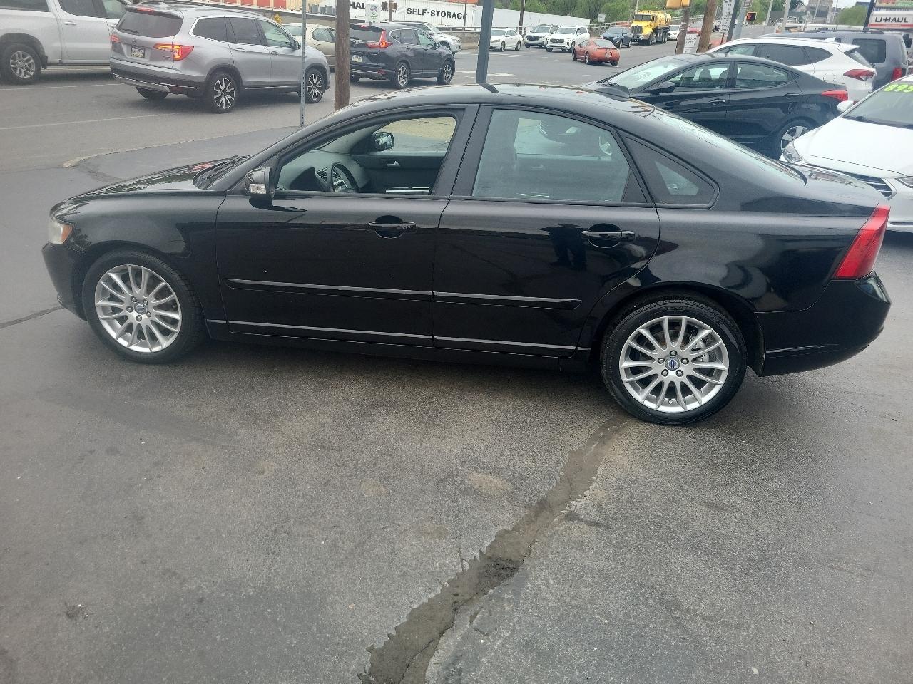 Volvo S40 4dr Sdn Auto FWD 2010