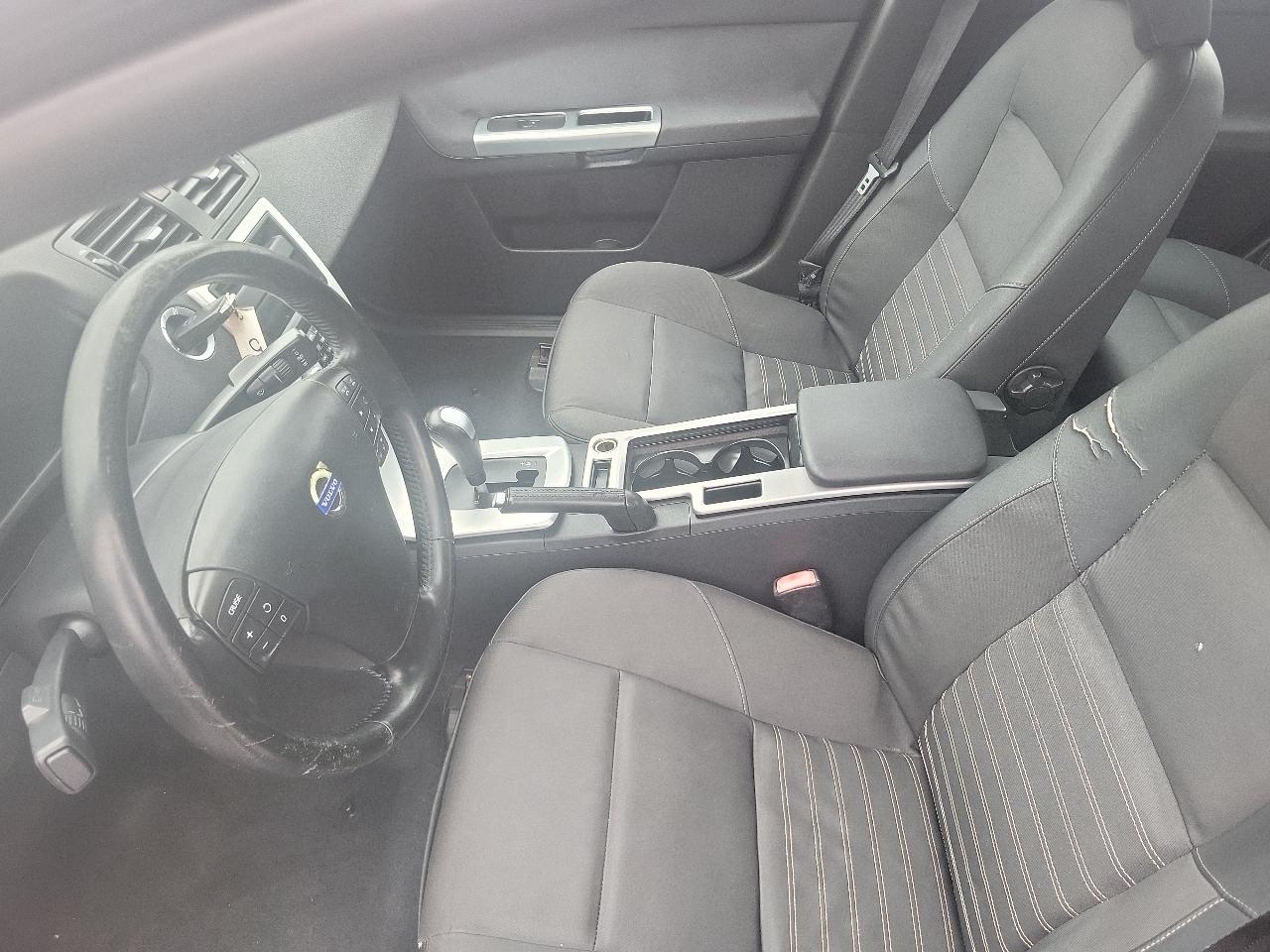 Volvo S40 4dr Sdn Auto FWD 2010