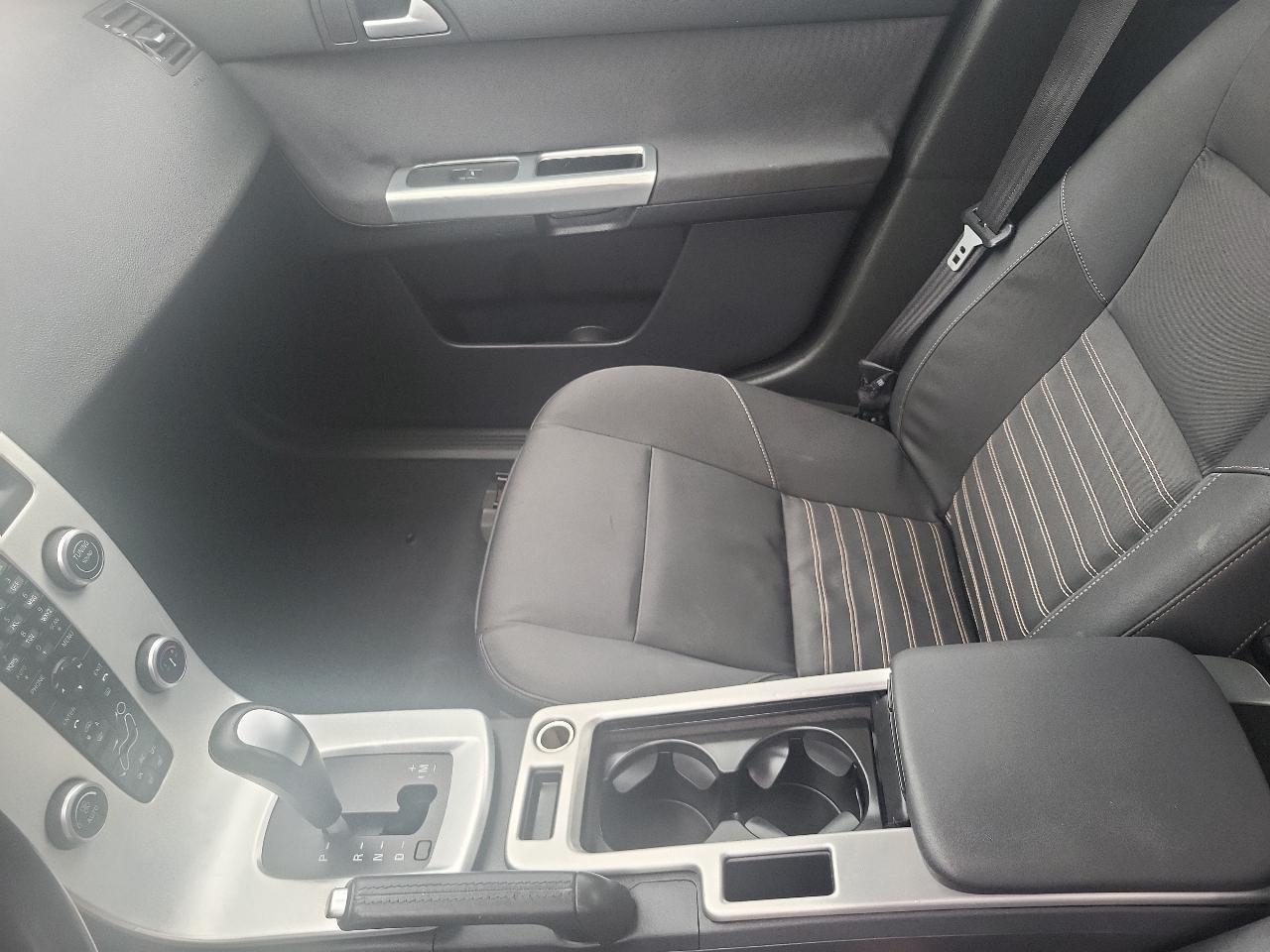 Volvo S40 4dr Sdn Auto FWD 2010