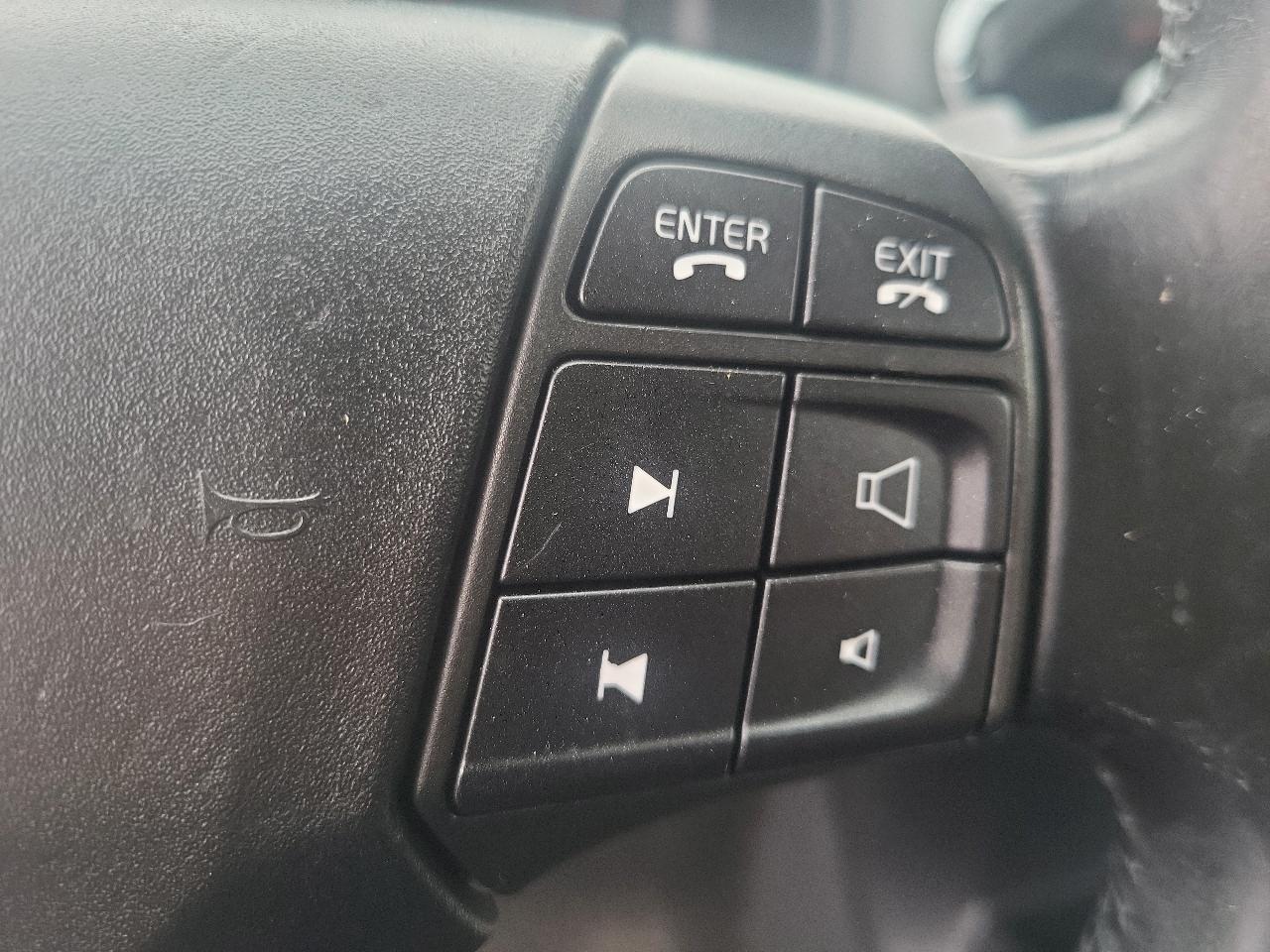 Volvo S40 4dr Sdn Auto FWD 2010