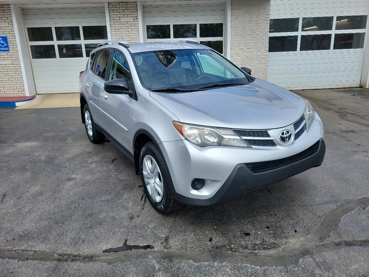 Toyota RAV4 AWD 4dr LE (Natl) 2014