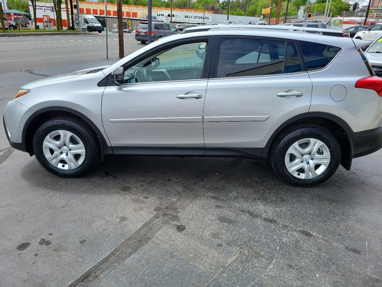 Toyota RAV4 AWD 4dr LE (Natl) 2014