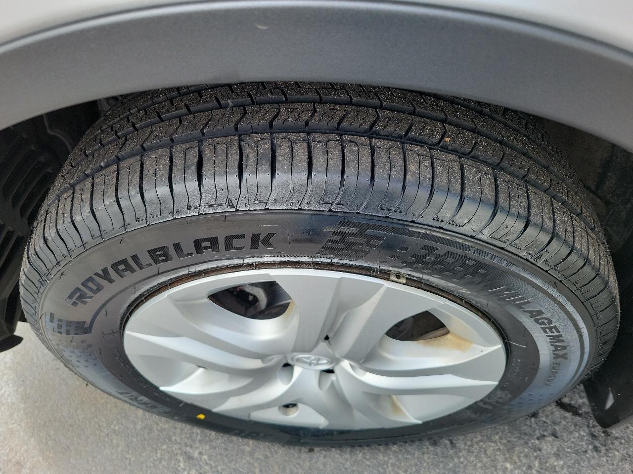 Toyota RAV4 AWD 4dr LE (Natl) 2014