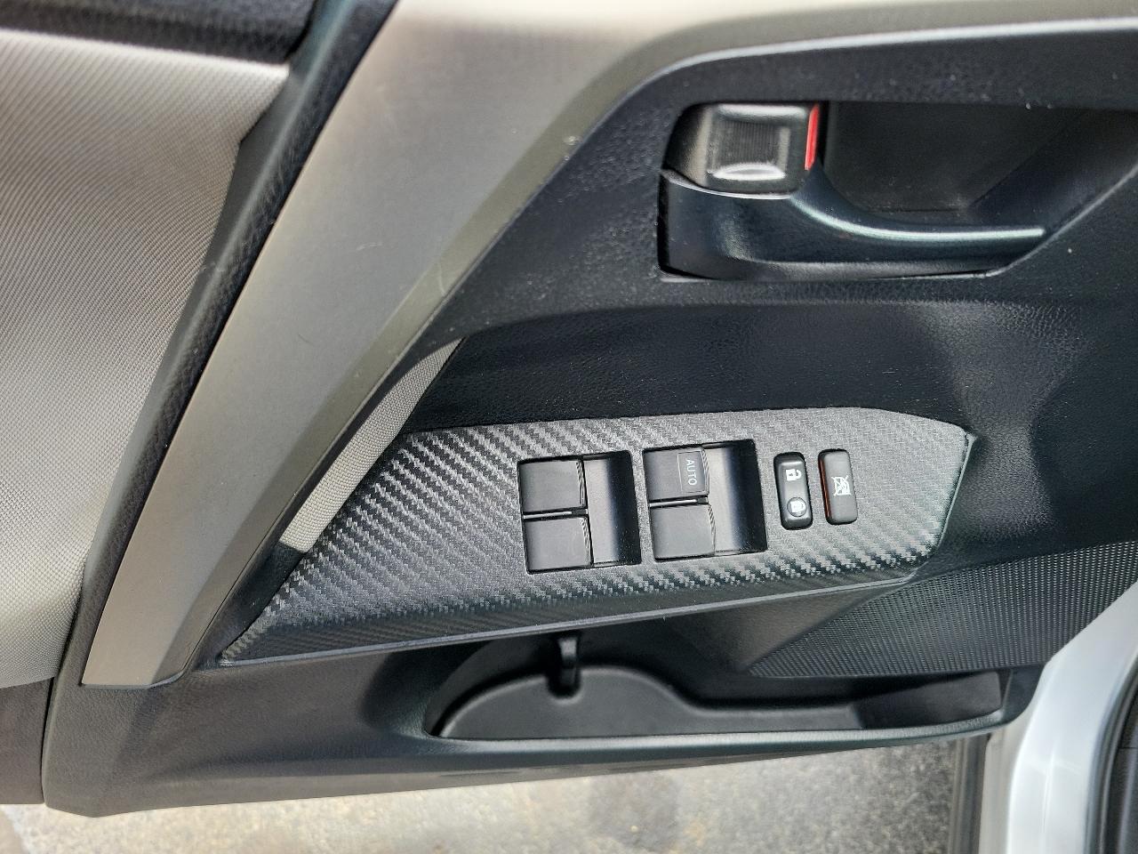 Toyota RAV4 AWD 4dr LE (Natl) 2014