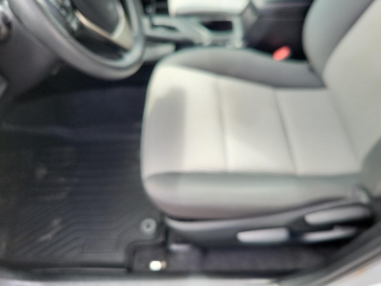 Toyota RAV4 AWD 4dr LE (Natl) 2014