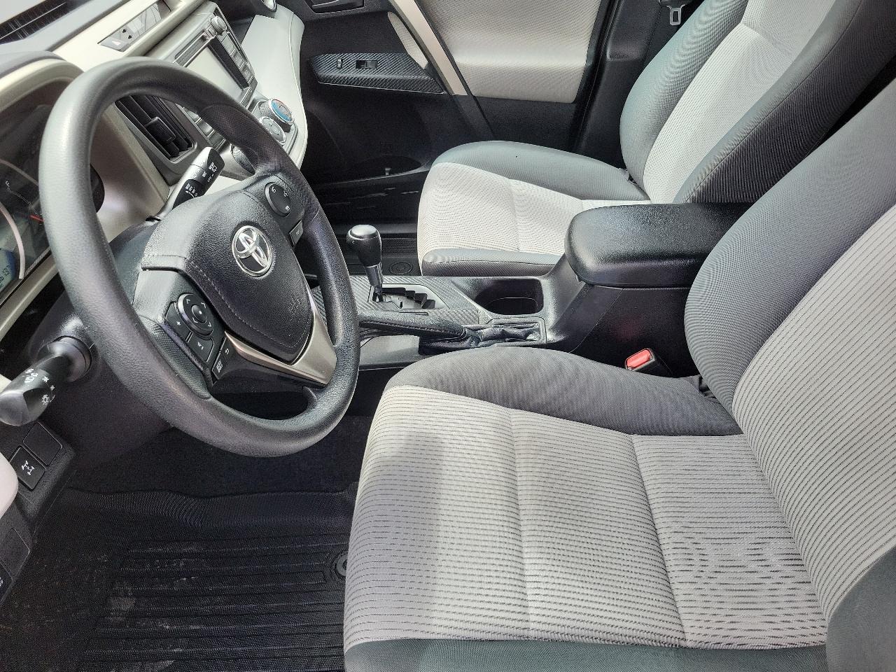Toyota RAV4 AWD 4dr LE (Natl) 2014