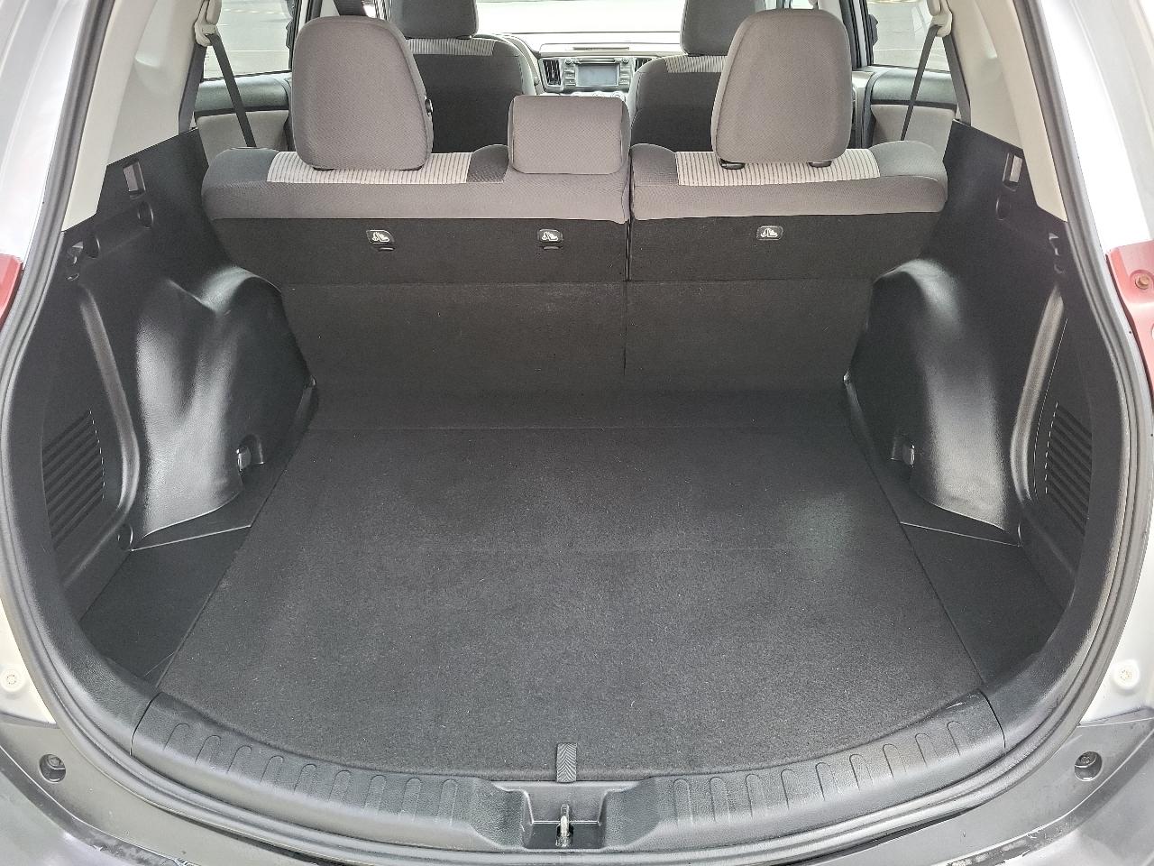 Toyota RAV4 AWD 4dr LE (Natl) 2014