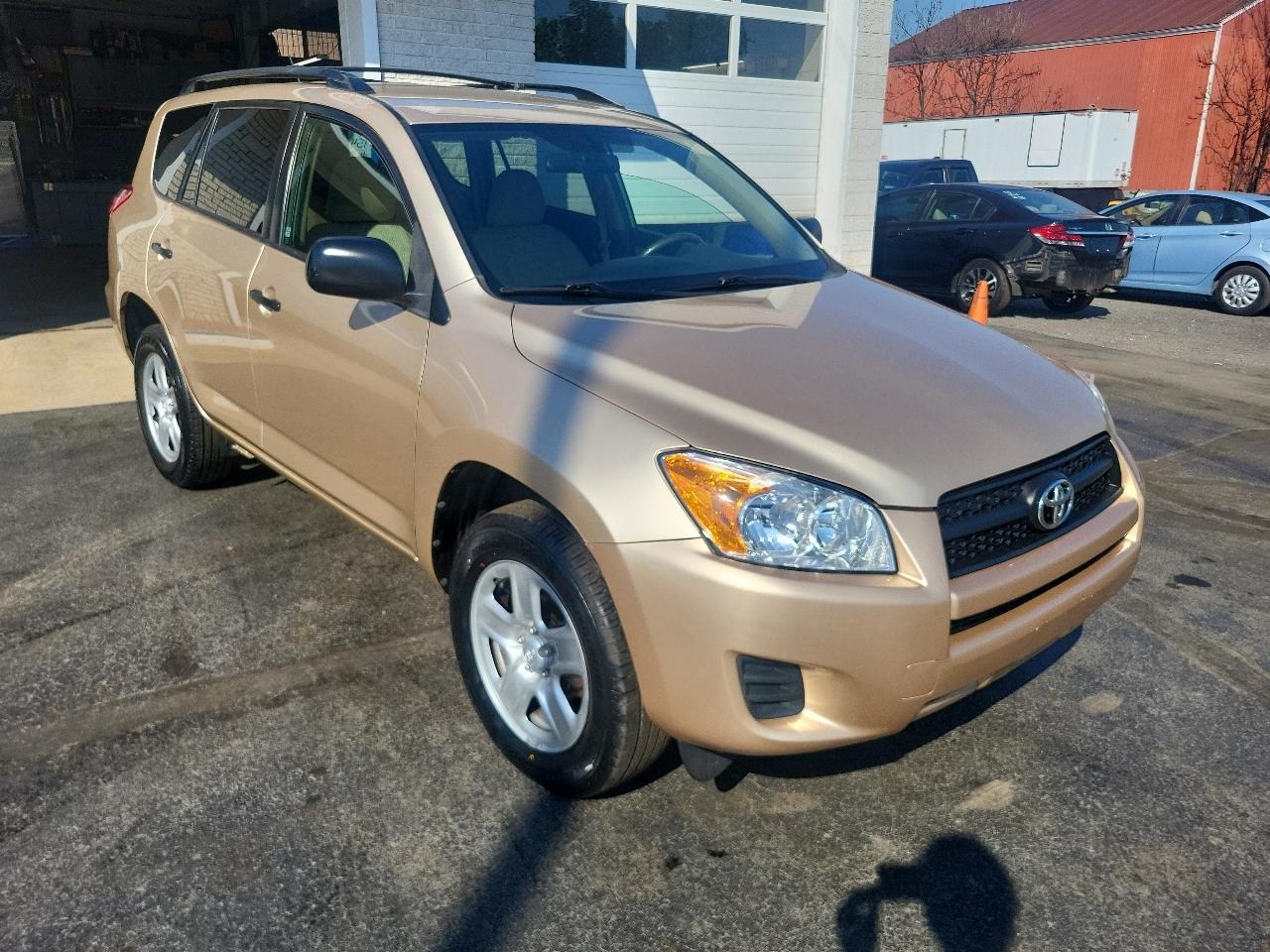 Toyota RAV4 4WD 4dr 4-cyl 4-Spd AT (Natl) 2011