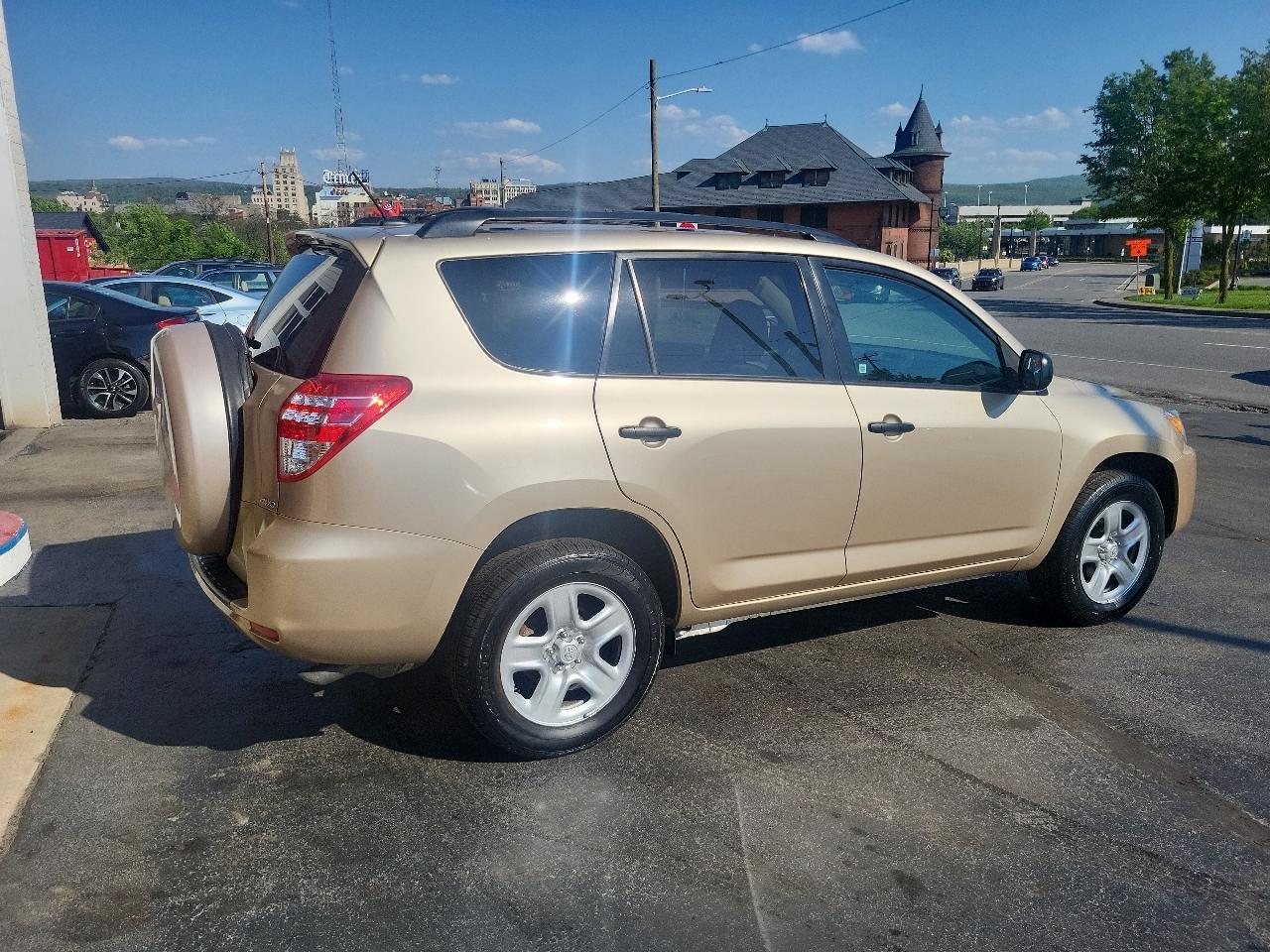 Toyota RAV4 4WD 4dr 4-cyl 4-Spd AT (Natl) 2011