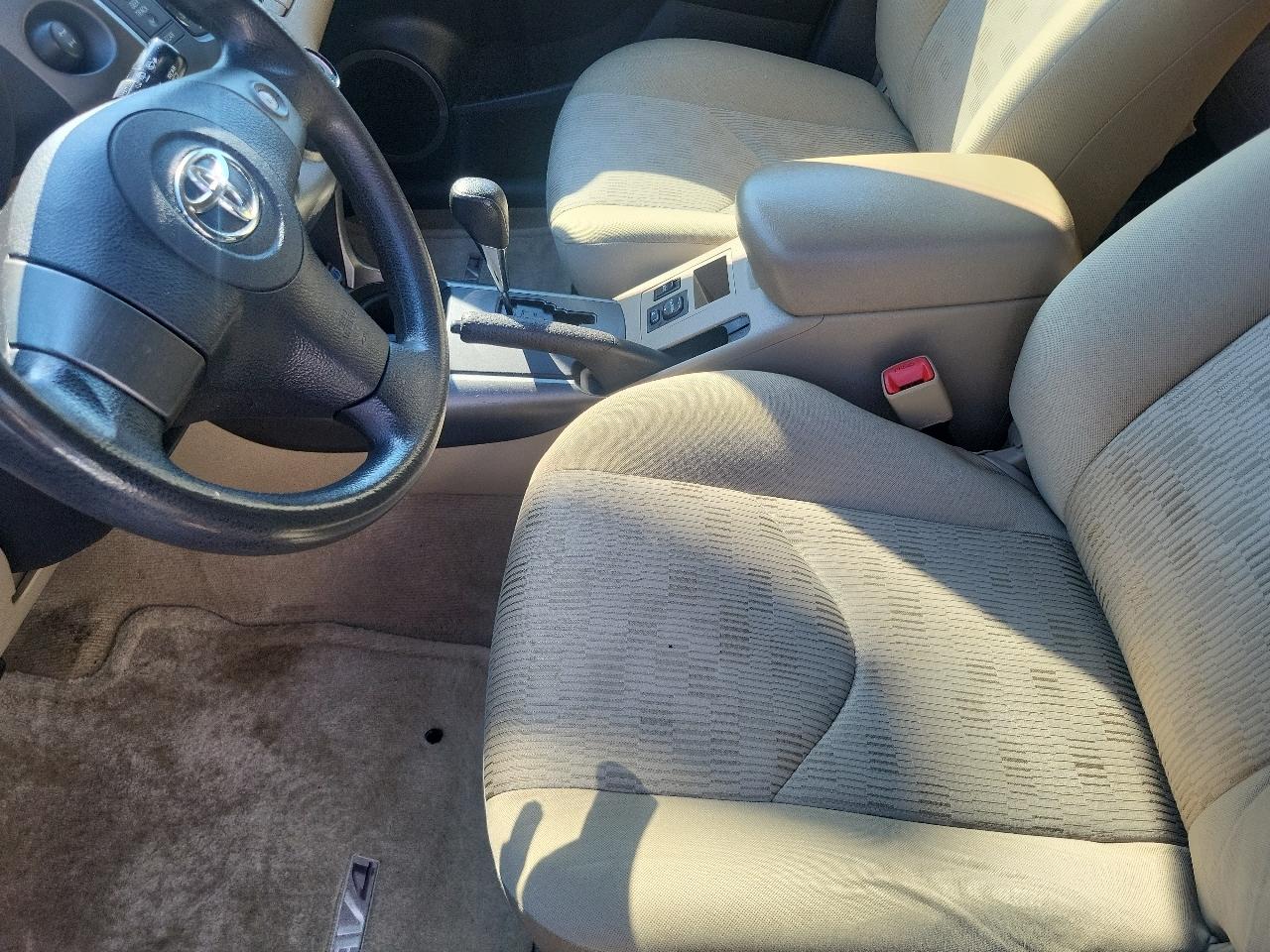 Toyota RAV4 4WD 4dr 4-cyl 4-Spd AT (Natl) 2011