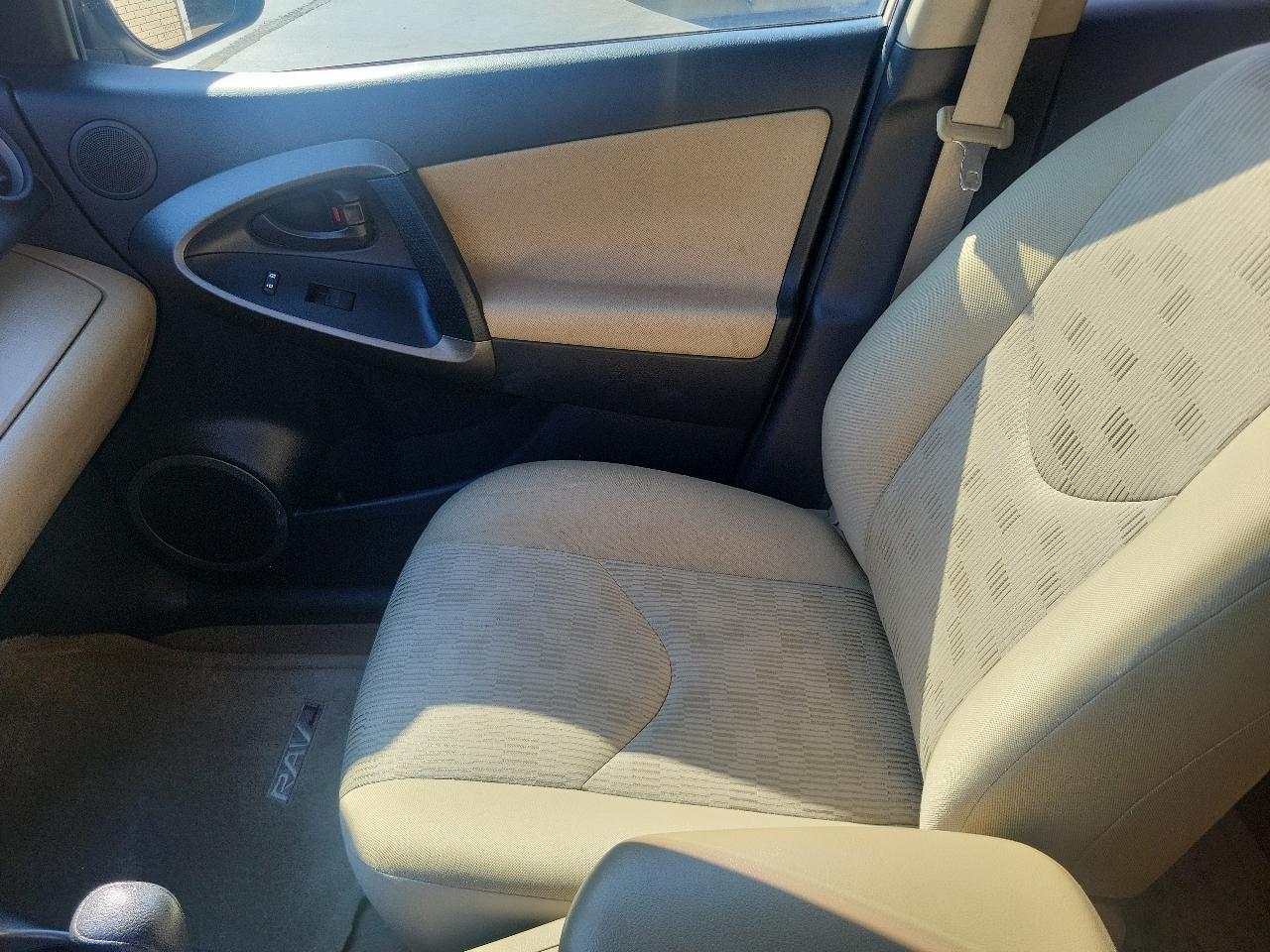 Toyota RAV4 4WD 4dr 4-cyl 4-Spd AT (Natl) 2011