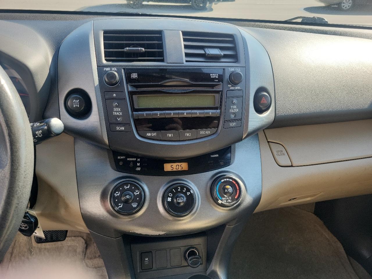 Toyota RAV4 4WD 4dr 4-cyl 4-Spd AT (Natl) 2011