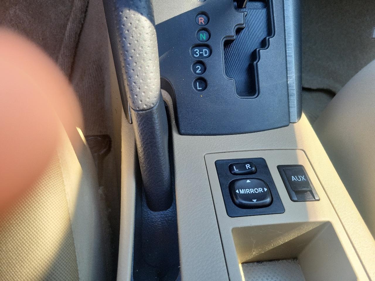 Toyota RAV4 4WD 4dr 4-cyl 4-Spd AT (Natl) 2011
