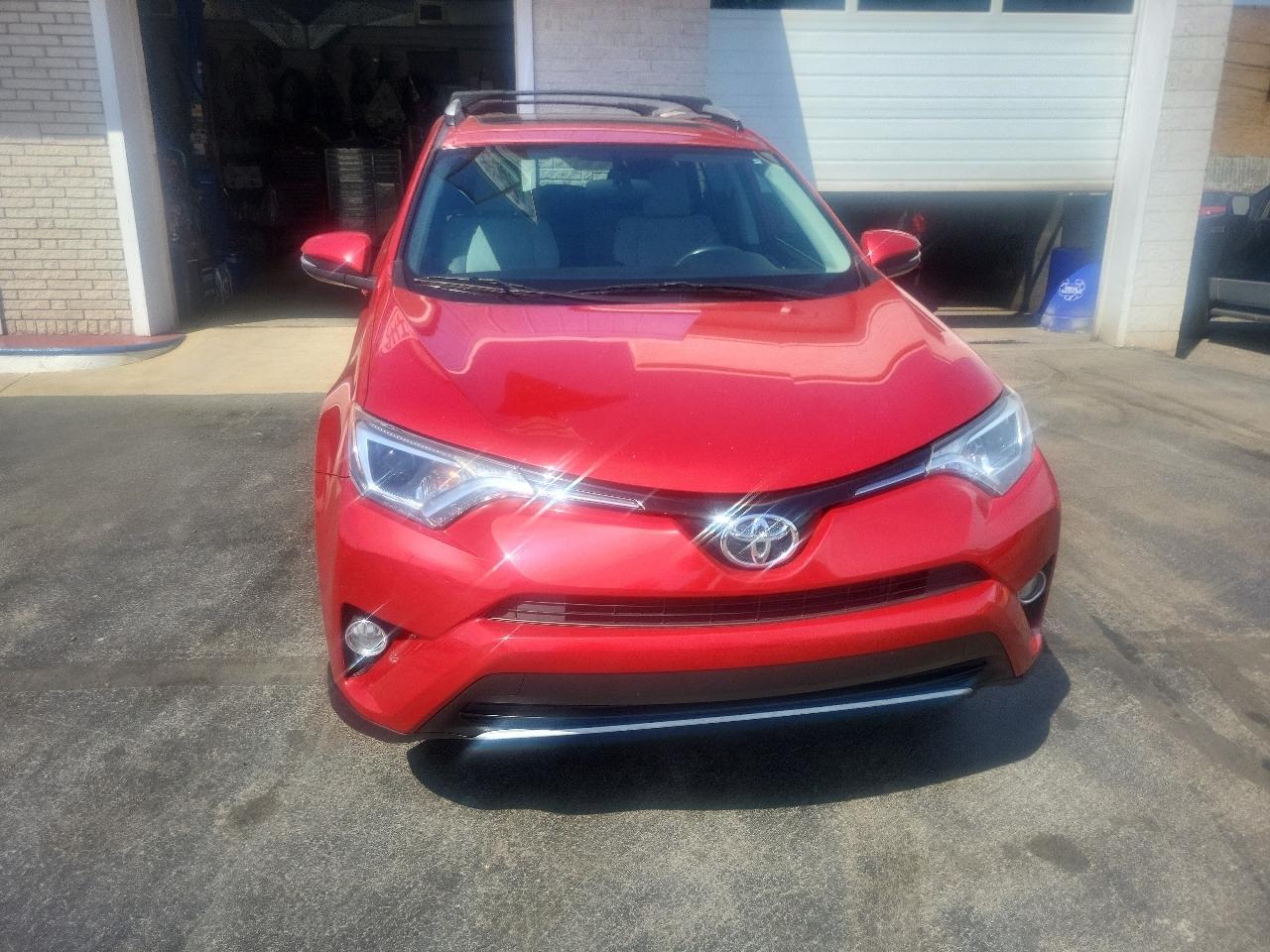 Toyota RAV4 AWD 4dr XLE (Natl) 2016