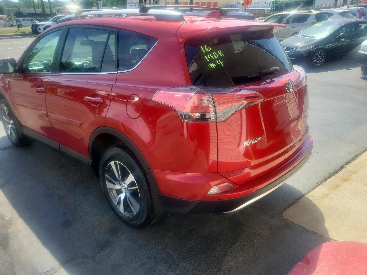 Toyota RAV4 AWD 4dr XLE (Natl) 2016