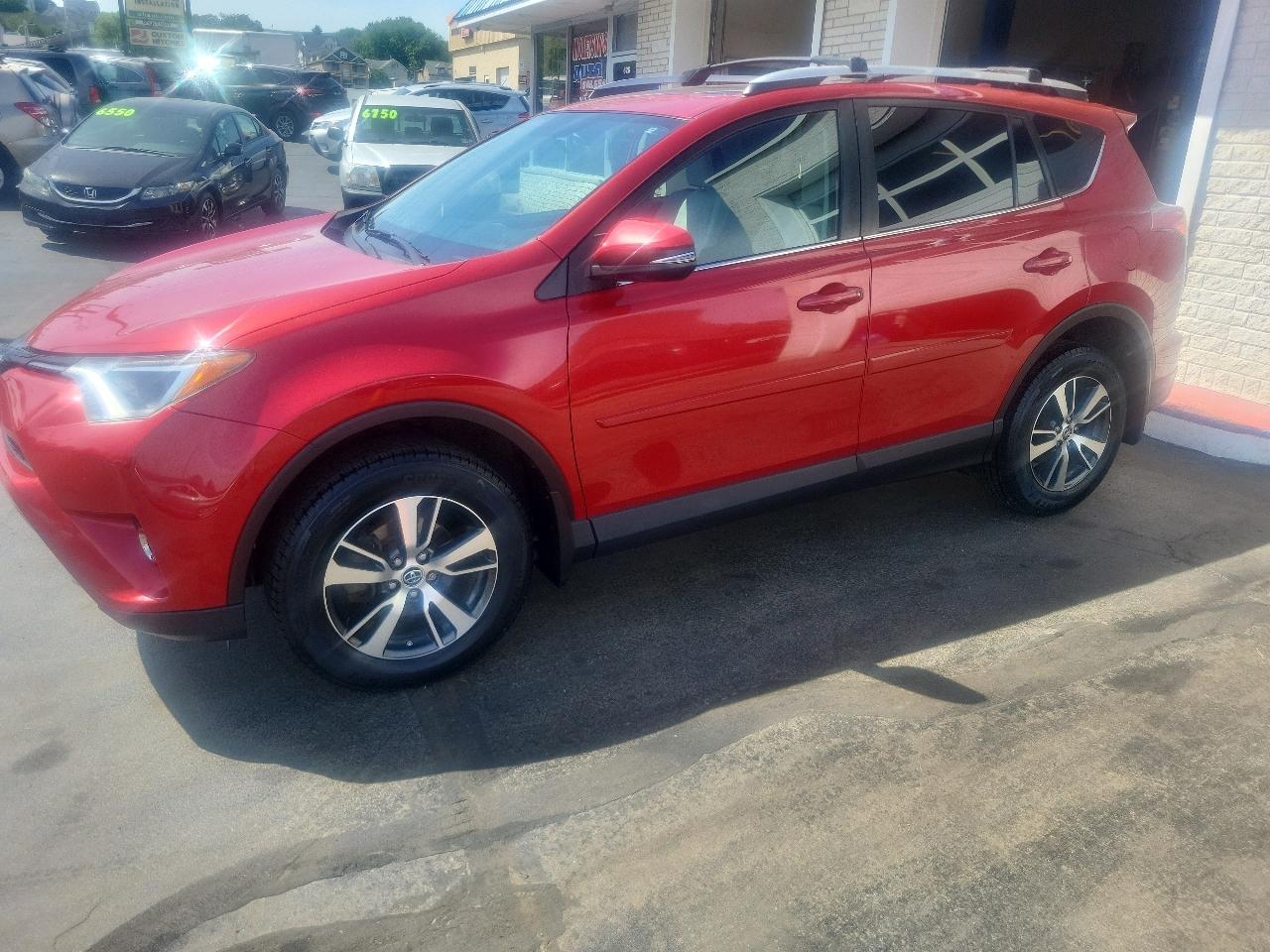 Toyota RAV4 AWD 4dr XLE (Natl) 2016