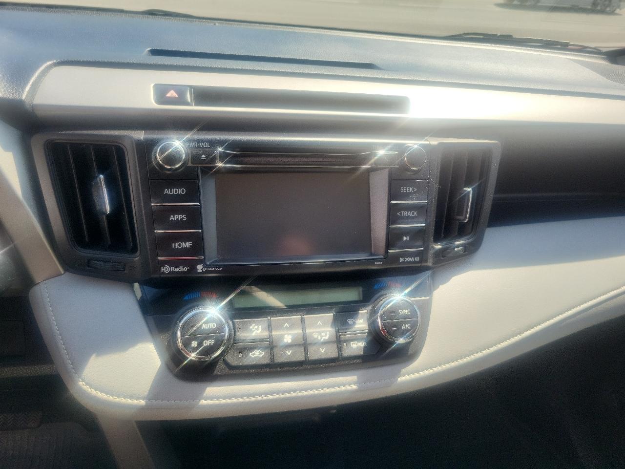 Toyota RAV4 AWD 4dr XLE (Natl) 2016