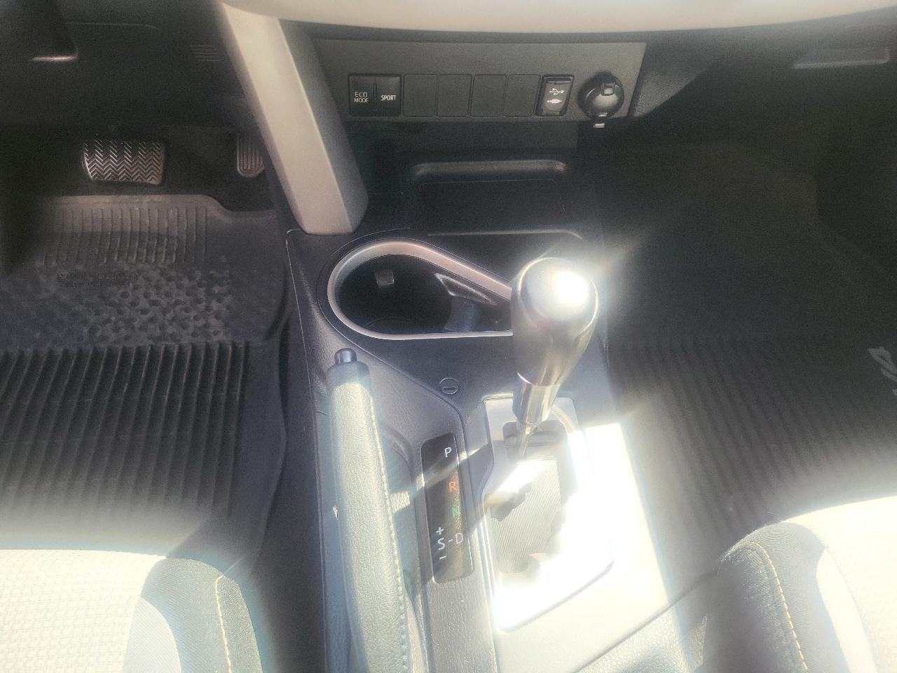 Toyota RAV4 AWD 4dr XLE (Natl) 2016